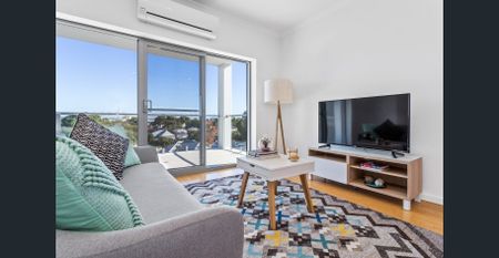 Light and bright with stunning views! - Photo 2