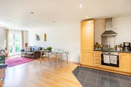 2 bedroom apartment to rent - Photo 3