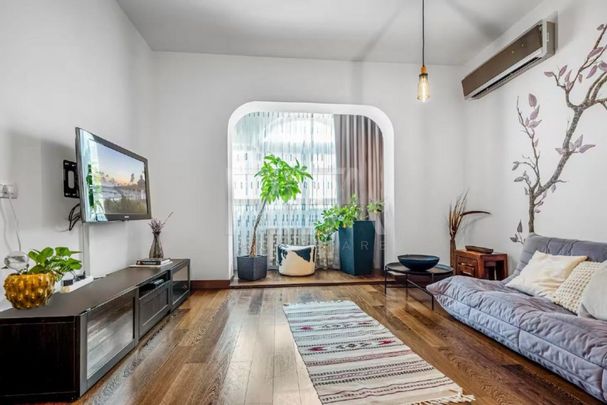 Apartament in vila cu garaj in zona Polona - Fotografie 1