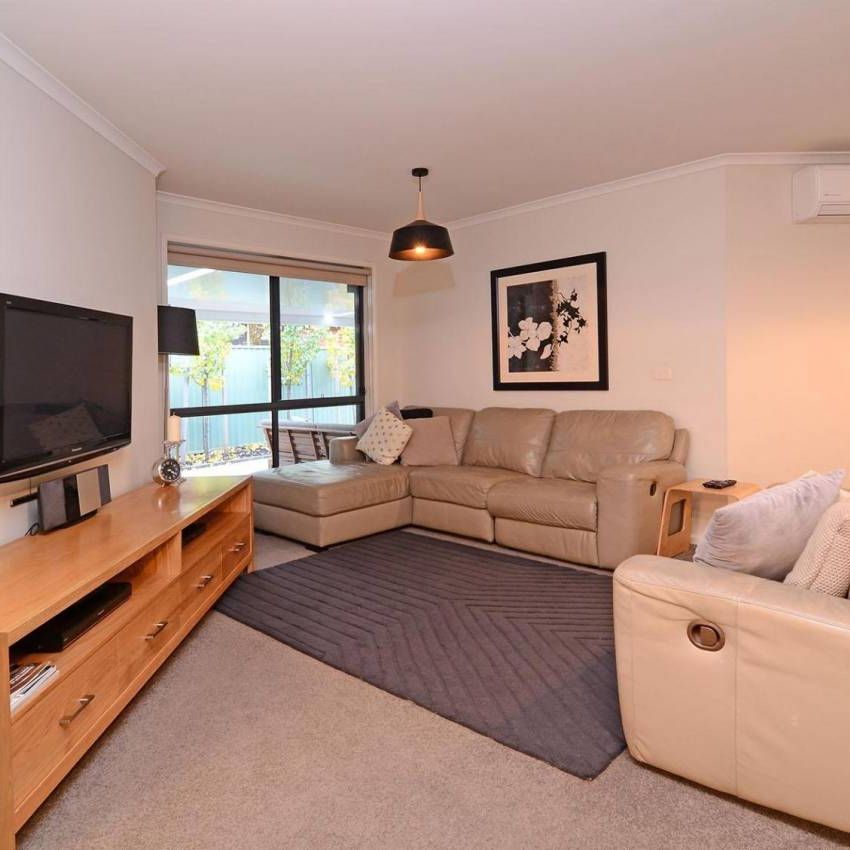 WELL APPOINTED THREE BEDROOM HOME IN PRIME LOCATION! - Photo 1