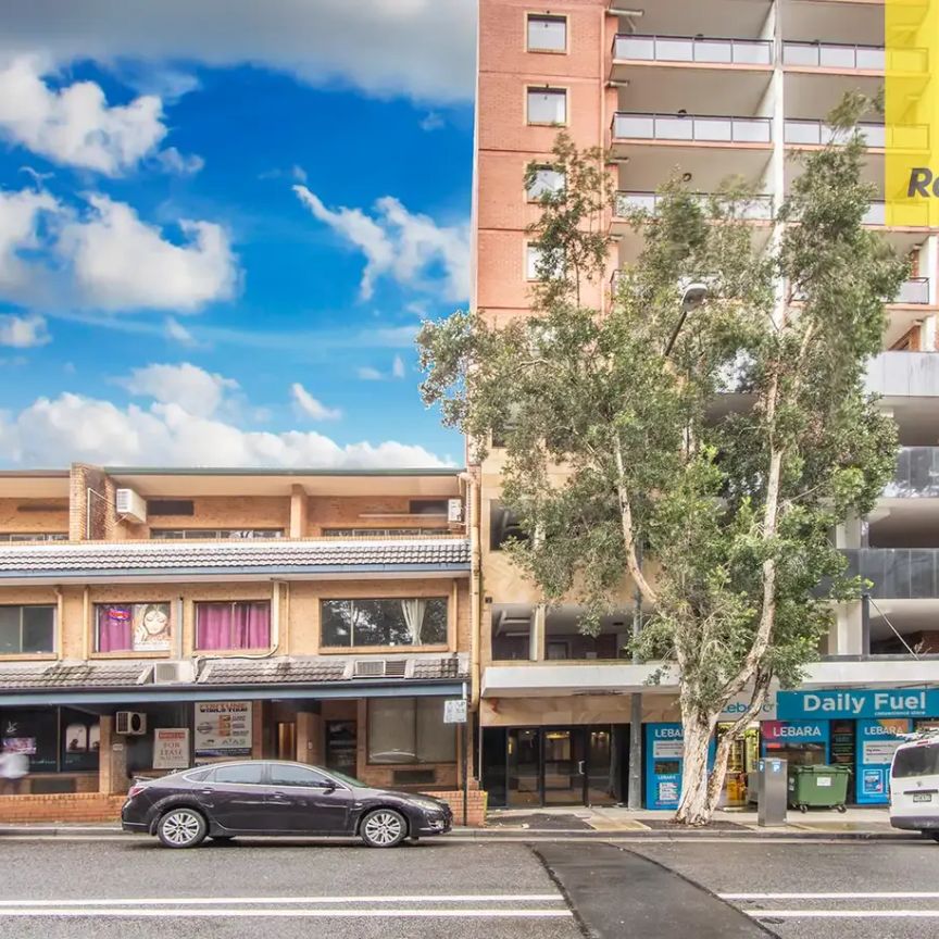 Unbeatable Location - Two-Bedroom in Parramatta CBD - Photo 2