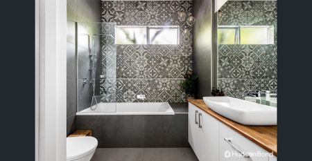 Gorgeous Californian Bungalow. - Photo 2