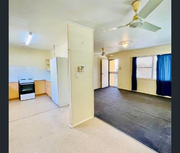 43 KENNEDY Drive, Moranbah, Qld 4744 - Photo 4