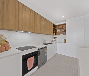 New 3 Bedroom 2nd Floor Apartment with Hinterland Views - Photo 5