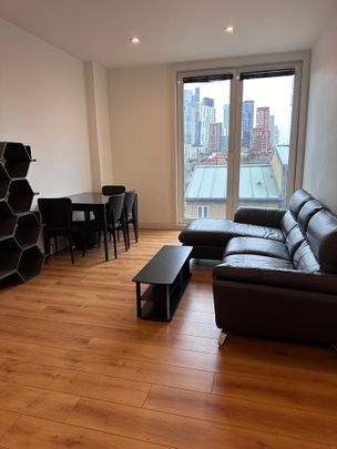 2 Bed Flat, Wandsworth Road, SW8 - Photo 1