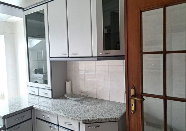 Apartamento T3 com sótão, mobilado e equipado, no Bairro do Liceu!