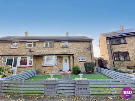 3 bedroom semi-detached house to rent - Photo 2