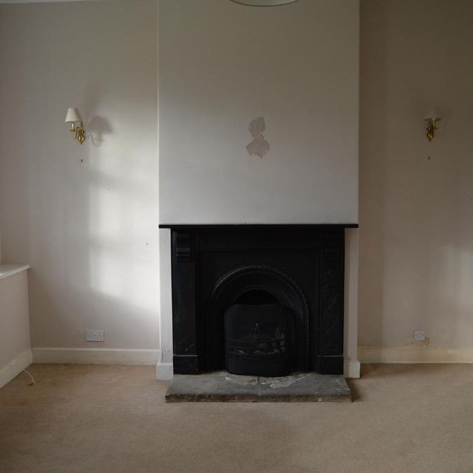 6 bedroom detached house to rent - Photo 1
