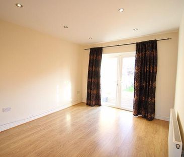 4 bedroom terraced house to rent - Photo 1