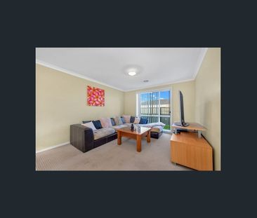 Spacious Four-Bedroom Family Home in Tarneit With SOLAR - Photo 3