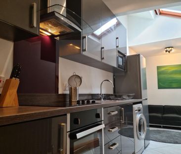 4 bedroom terraced house to rent - Photo 2