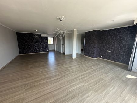 Gezellig en ruim appartement met zicht op de markt - Foto 2