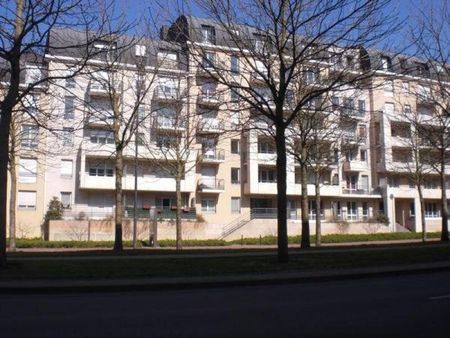 Location Appartement 1 pièce 28m² ORLEANS 45000 - Photo 4