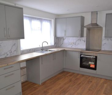 3 bedroom semi-detached house to rent - Photo 6