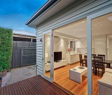 2/32 Hutton Street, Thornbury VIC 3071 - Photo 3