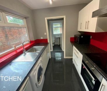 4 bedroom terraced house to rent - Photo 6