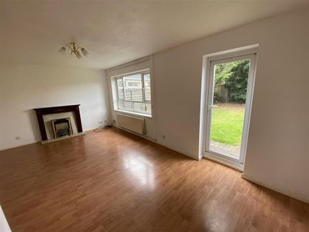 3 bedroom end of terrace house to rent - Photo 2