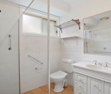 Peaceful Living, Perfect Location! - Photo 5