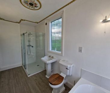 4 bedroom detached house to rent - Photo 3