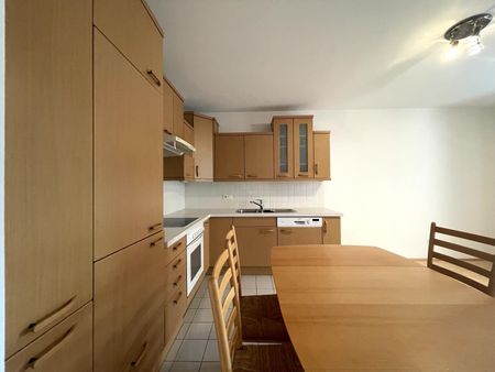 Teilmöblierte Neubauwohnung mit Balkon! Zuzüglich Garagenplatz!! - Photo 4