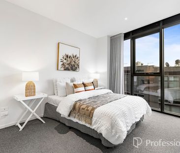 Luxury Townhouse in Glen Iris - Photo 2