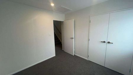 Pet friendly, 3 Bedrooms - Photo 3