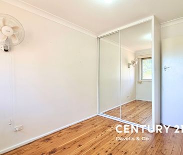 Charming 3-Bedroom Home with Spacious Backyard - Photo 2