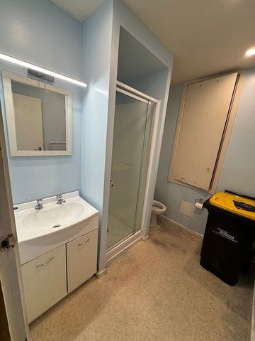 One bedroom unit - Photo 5