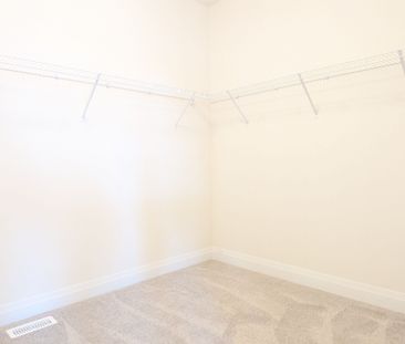 For Lease - 43 West Village Lane, Markham, Ontario - Photo 5