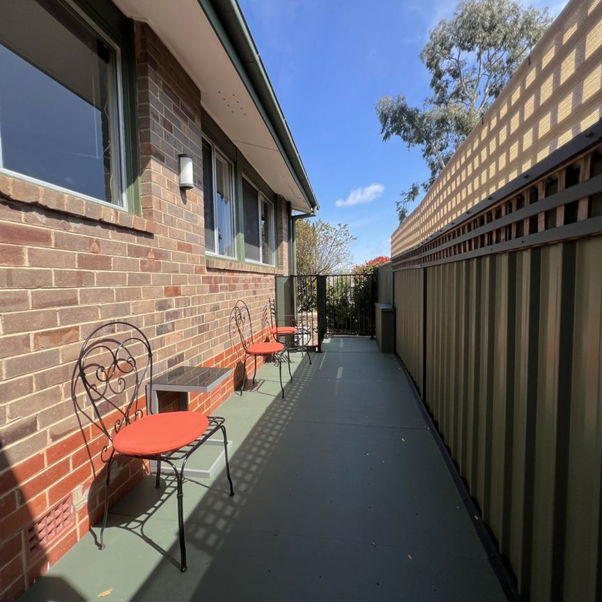 114 Hopetoun Circuit, Yarralumla ACT, Belconnen - Photo 1