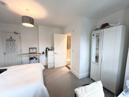 Room in a Shared House, Burlington Road, SO15 - Photo 2