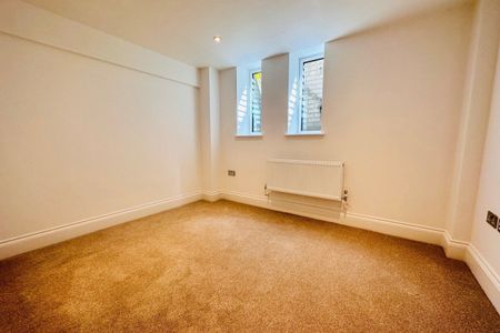 St. Marys Gate - Photo 4