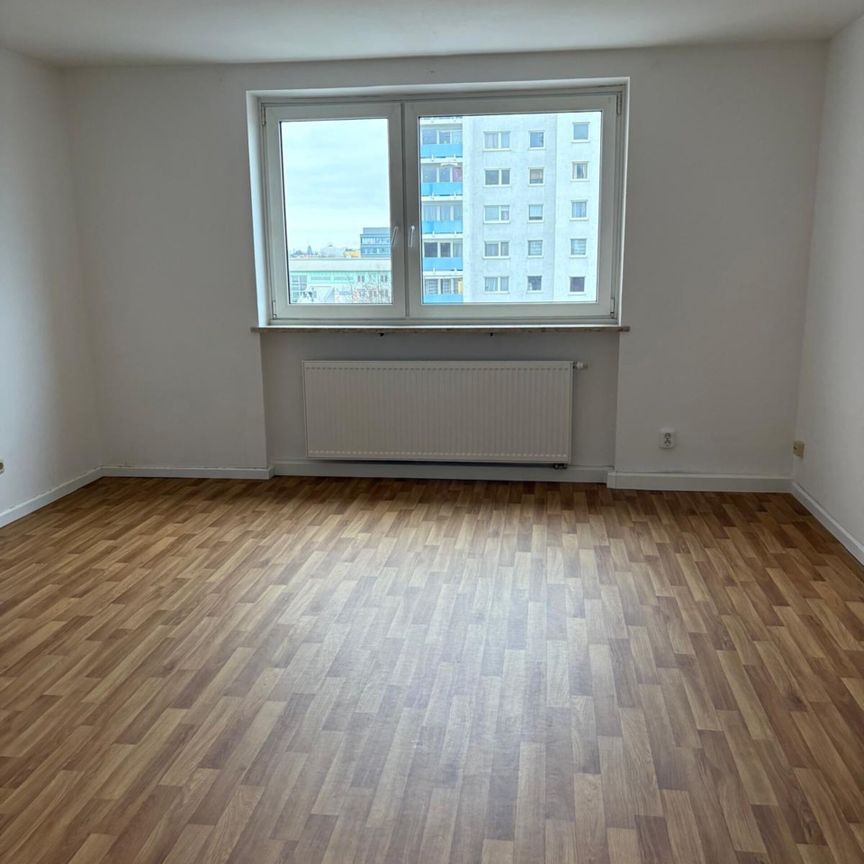 Mietwohnung in Ingolstadt - Großzügig geschnittene Wohnung mit neuen Böden wartet auf Sie! - Photo 1