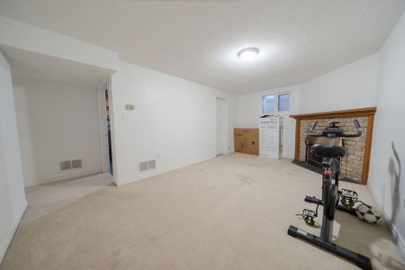 For Lease - 613 Galloway Crescent, Mississauga, Ontario - Photo 2