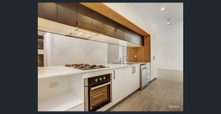 CENTRAL & MODERN APARTMENT WITH STORAGE CAGE AND STUDY NOOK - Photo 5