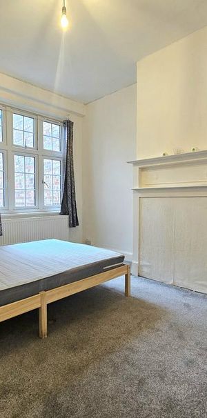 1 bedroom in a house share to rent - Photo 1