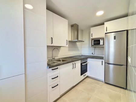 Piso de alquiler en Calle Córdoba, 286a, El Faro de Calaburra - Chaparral - Photo 3