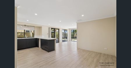 Spacious Family Home with Large Backyard - Photo 4