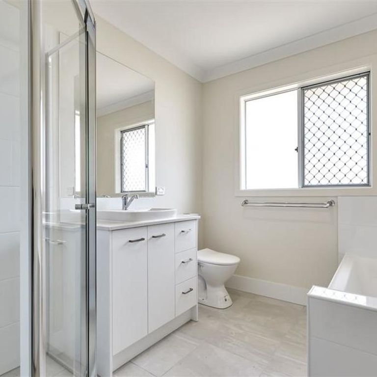 Perfect Large Family Home - Photo 1