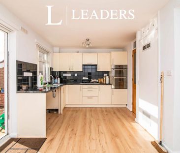 3 bedroom terraced house to rent - Photo 5