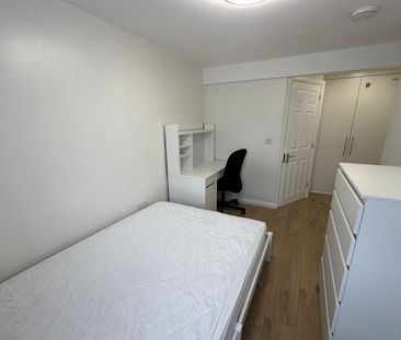 Alderman Close, Beeston, NG9 2RH - Photo 2