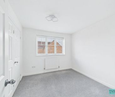 2 bedroom semi-detached house to rent - Photo 4