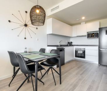 2 Bedroom Apartment For Rent in Estepona, Málaga - Photo 1