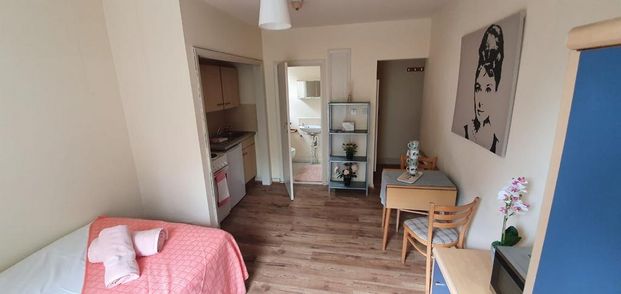 Studio to rent - Photo 1