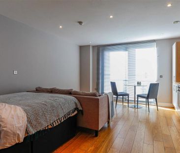 Studio to rent - Photo 2