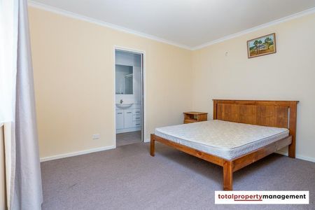12A Bailes Court, Wanniassa ACT 2903 - Duplex For Rent | Domain - Photo 5