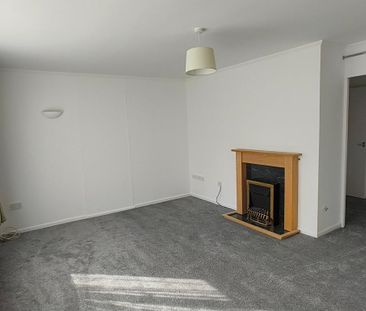 3 bedroom detached bungalow to rent - Photo 6