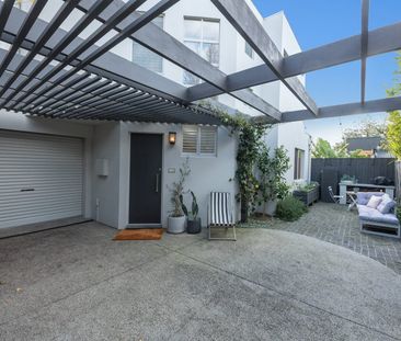 **UNDER APPLICATION** Cozy 2-Bedroom Townhouse with secured Parking... - Photo 6
