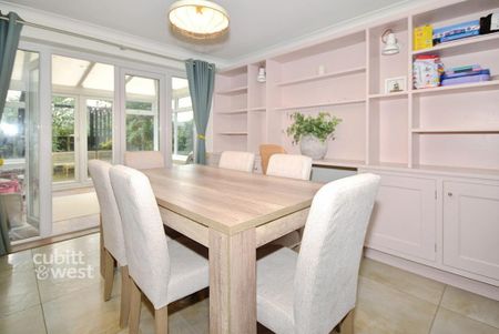 3 bedroom detached house to rent - Photo 4