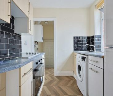2 bedroom Flat to rent in Caris Street, Deckham, Gateshead - Photo 3
